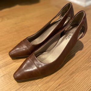 Life Stride Brown Heels- Never Used